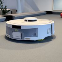 Los robots aspiradores han ido ganando tamaño con los años: iRobot apuesta ahora por lo contrario con su nuevo Roomba Mini