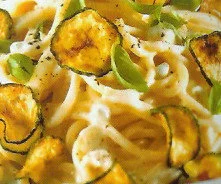 Espaguetis con calabacín y queso