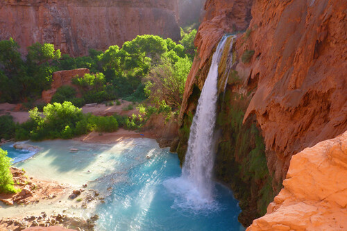 En el Gran Cañón hay un paraíso al que es imposible llegar en coche. Sólo se admiten mulas o llevar allí más de 1.000 años