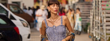 Olvídate de los vestidos cortos. Aquí tienes 10 vestidos largos de Zara fresquitos y cómodos para llevar con sandalias los días de playa