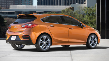 2017 Chevrolet Cruze 5 puertas, desvelado antes de Detroit