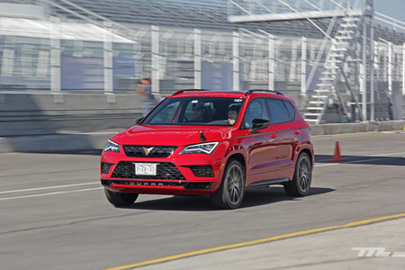 Manejamos al CUPRA Ateca, la metamorfosis perfecta de un hot hatch hacia un SUV (+ video)