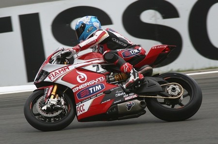 Carlos Checa