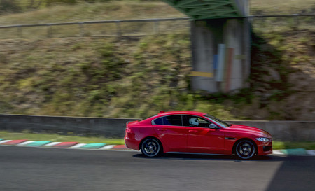 El Jaguar XE bate un récord en el viejo Circuit de Charade