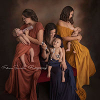 Esta imagen refleja el amor de una madre alimentando a su bebé sin importar cómo: con lactancia materna, biberón o sonda