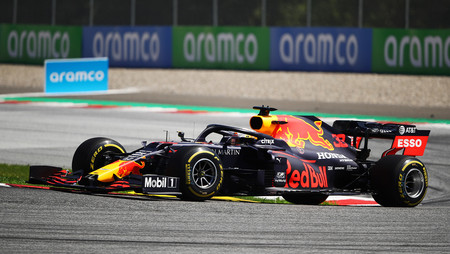 Max Verstappen responde a Mercedes dominando los entrenamiento libres de Estiria en espera de la lluvia