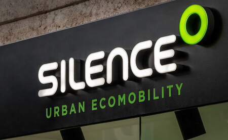 Silence está preparando un coche eléctrico, rival de los Renault Twizy y Citroën Ami, y ya rueda por Barcelona