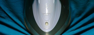 Cómo limpiar la plancha en casa para que quede impecable 