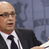 Una lista de morosos a cambio de votos 