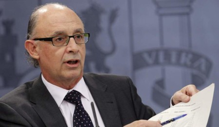 Una lista de morosos a cambio de votos