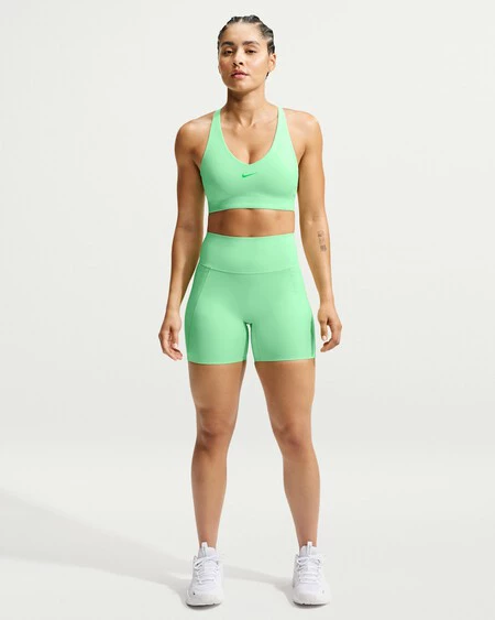 Nike Universa