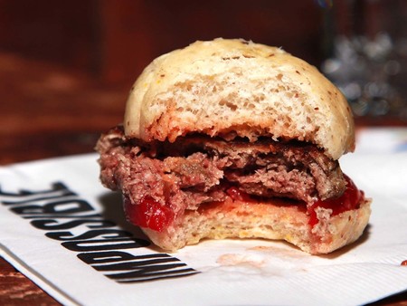 Por qué hay tantos problemas para llegar a un volumen de producción adecuado con las carnes "falsas": el caso de Impossible Foods