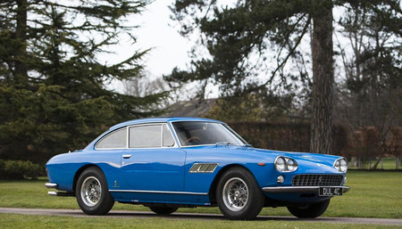 Sale a subasta el primer coche de John Lennon: un precioso Ferrari 330GT Coupé