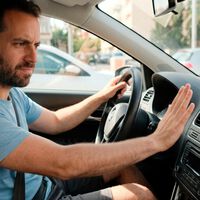 El aire acondicionado de mi carro ya no enfría igual: hay que revisar el nivel de gas
