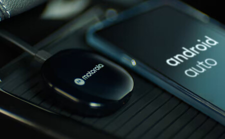 Adaptador inalámbrico Motorola MA1 Android Auto en oferta en la Semana del Black Friday de Amazon