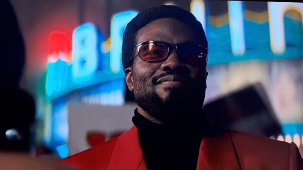 ‘Wonder Man’ es una aventurilla Marvel que va por su cuenta, pero desperdicia la irrepetible oportunidad de hacer un ‘The Studio’ superheroico