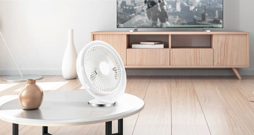 Por qué un sencillo y barato ventilador USB es el mejor aliado de tu Smart TV, router y dispositivos en verano