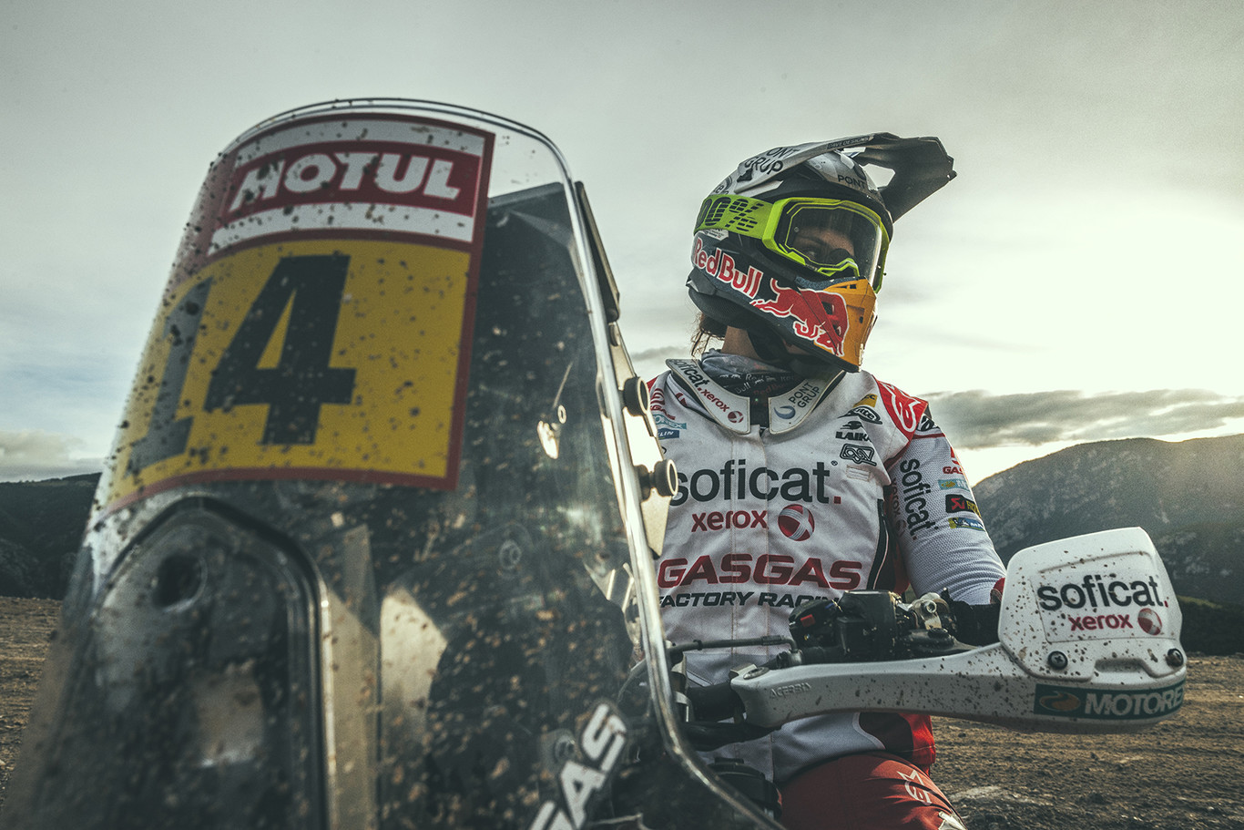 "El gran objetivo es el Dakar pero ahora con GasGas igual cae algún Trial": Hablamos con Laia Sanz, dakariana incombustible