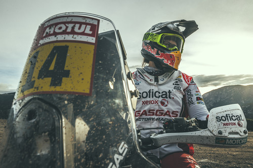 "El gran objetivo es el Dakar pero ahora con GasGas igual cae algún Trial": Hablamos con Laia Sanz, dakariana incombustible