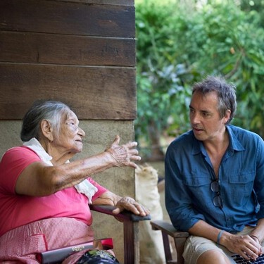 Para Dan Buettner, experto en longevidad, la clave para vivir muchos años no está en el gimnasio