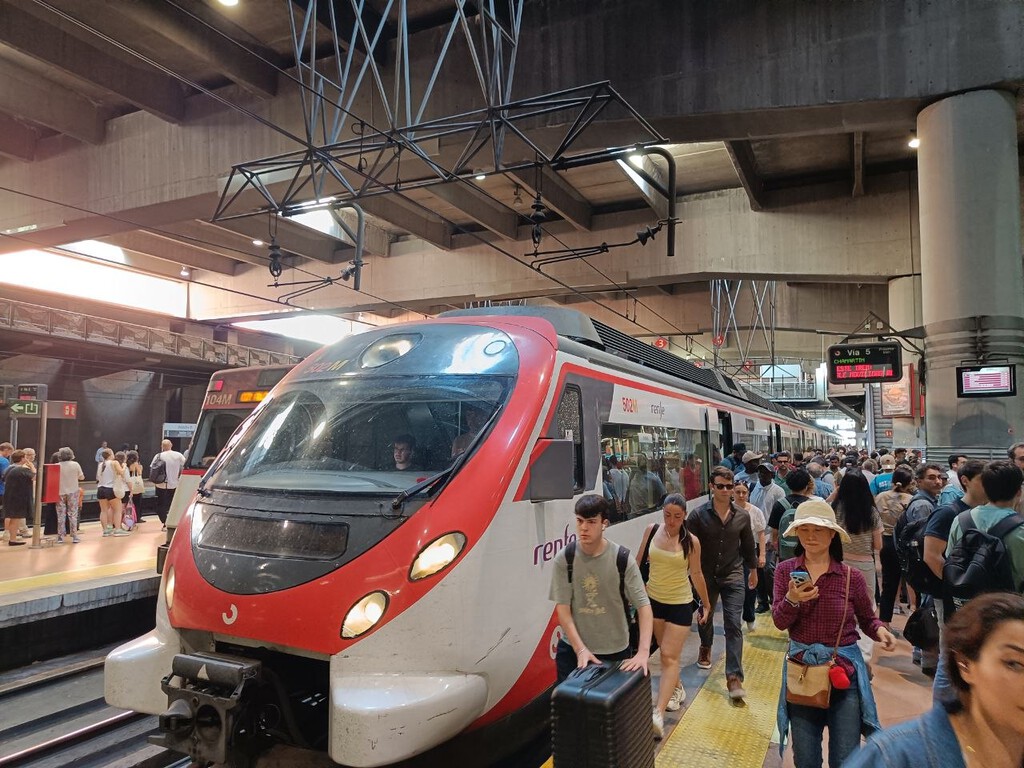Salvador Galve, experto en ferrocarriles: "Cuando voy de Zaragoza a Barcelona, voy en coche" 
