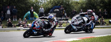 Toprak Razgatlioglu repite triplete, Jonathan Rea se estrena en el podio con Yamaha y Álvaro Bautista se cae antes de empezar 