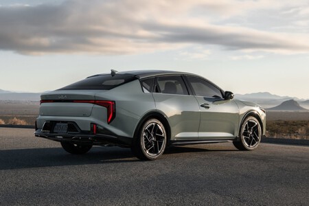 Kia K4 3
