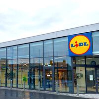 Lidl vende una ducha solar para jardines y terrazas por menos de 60 euros y que se instala sin obras