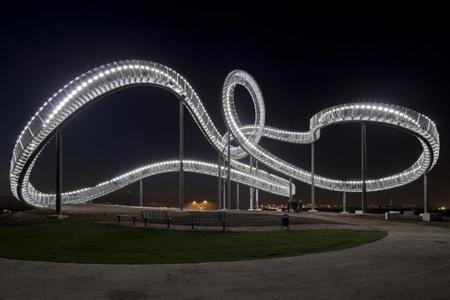 Una escultura - montaña rusa - mirador en Alemania
