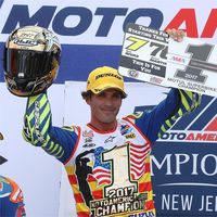 Toni Elías y Michael Dunlop probarán la Suzuki de MotoGP como premio a su temporada, ¿o algo más? 