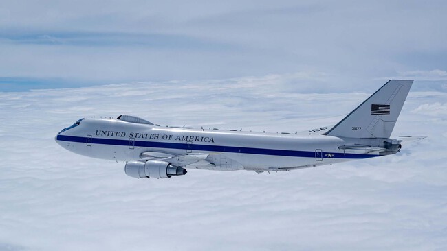 E 4b Avion 1