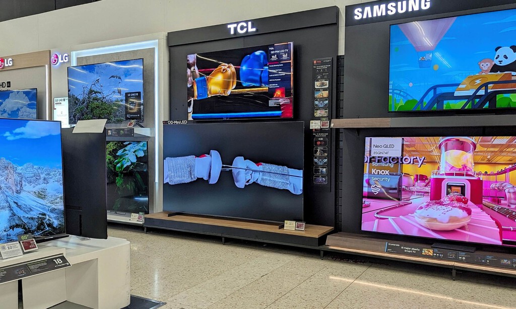 Carrefour está liquidando esta tele OLED de 55 pulgadas y te regala un cupón de casi 150 euros