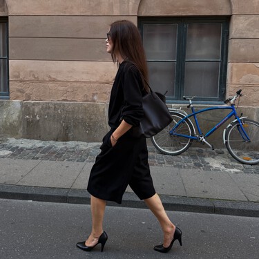 Novedad en Zara: el uniforme de este otoño, a medio camino del casual de verano y el urban style de septiembre 