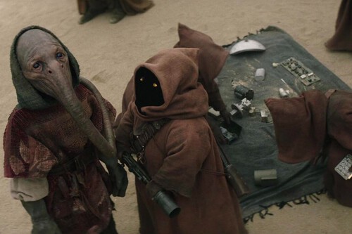 Pausa Star Wars Episodio I A La Hora 29 Minutos Y 11 Segundos Y Encontraras Una Nostalgica Referencia A Otro Iconico Alien De La Ciencia Ficcion Compressed 1