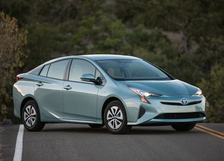 La potencia neta de un auto híbrido no es la simple suma del poder de sus motores, ¿por qué?
