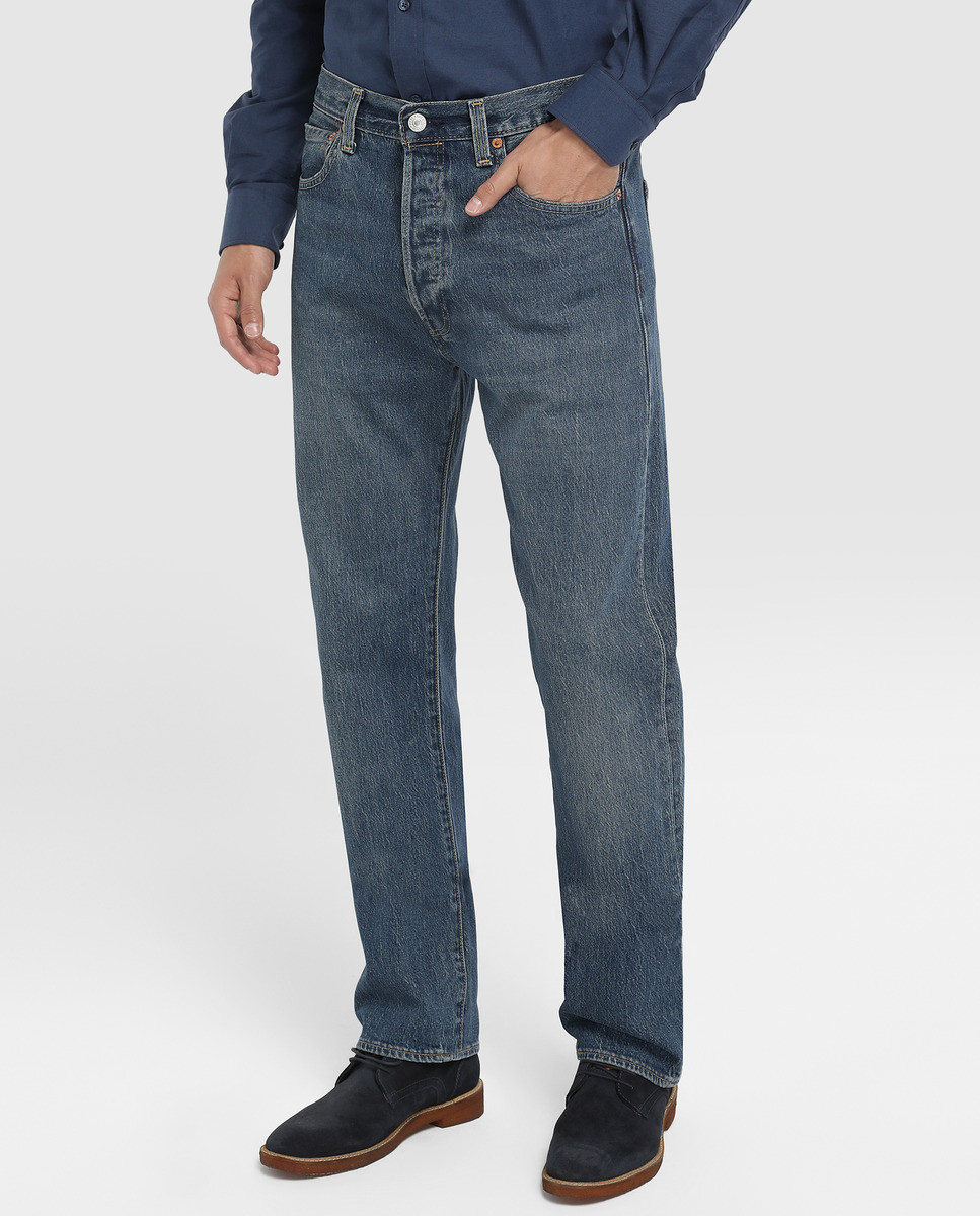 En El Corte Ingl?�s tenemos varios modelos de los vaqueros Levi?�s 501 straight por 70 euros o 