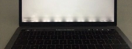 MacBook Pro フレックスゲート