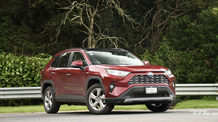 Toyota RAV4 Hybrid 2021, a prueba: un SUV altamente eficiente, ahora a tope de tecnología de seguridad