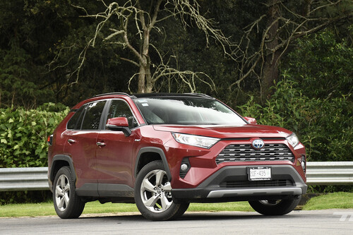 Toyota RAV4 Hybrid 2021, a prueba: un SUV altamente eficiente, ahora a tope de tecnología de seguridad
