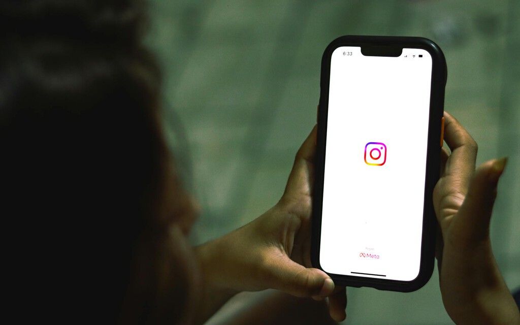 Instagram quiere que puedas cotillear las historias de tu ex sin que te pille. Pagando, claro