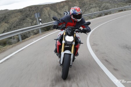 Limitaciones de movilidad en moto, toque de queda y otras restricciones por el estado de alarma en España para 2021