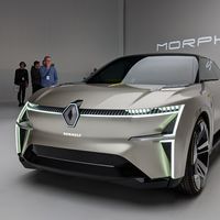 El Renault Morphoz es un coche eléctrico cuya carrocería se estira para llegar hasta los 700 km de autonomía