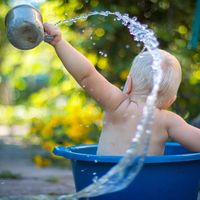 El primer verano de tu bebé: haz que sea inolvidable, salgáis de vacaciones o no 