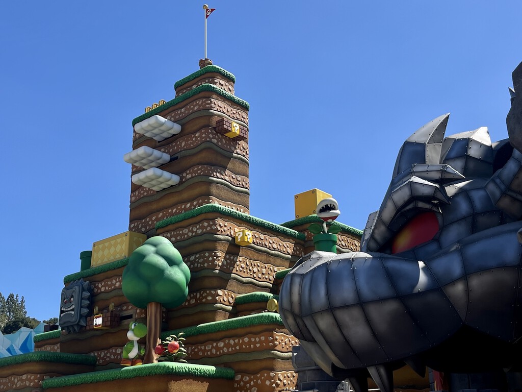 Nintendo sabe que la mayoría de la gente que va a sus parques y ve sus películas nunca han tocado un videojuego. Y le encanta