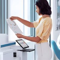 HP quiere volver inteligentes a las impresoras. Integrará Copilot para resumir, traducir y organizar documentos