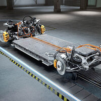 Aún queda para que los coches eléctricos sean más baratos que los gasolina, según Mercedes-Benz: la clave está en la batería