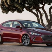 Nuevo Hyundai Elantra, ahora con motor turbo y encendido vía smartwatch