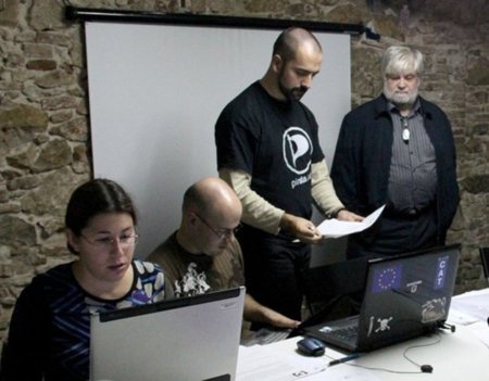 El Partido Pirata de Cataluña y la Asociación de Internautas ayudan a reclamar el canon digital