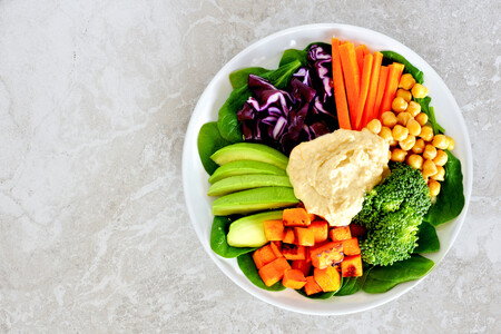 Hummus con verduras: una buena forma de sumar buenos nutrientes a la dieta