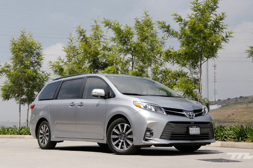 Toyota Sienna 2018, a prueba: una miniván que no le tiene miedo a ningún SUV